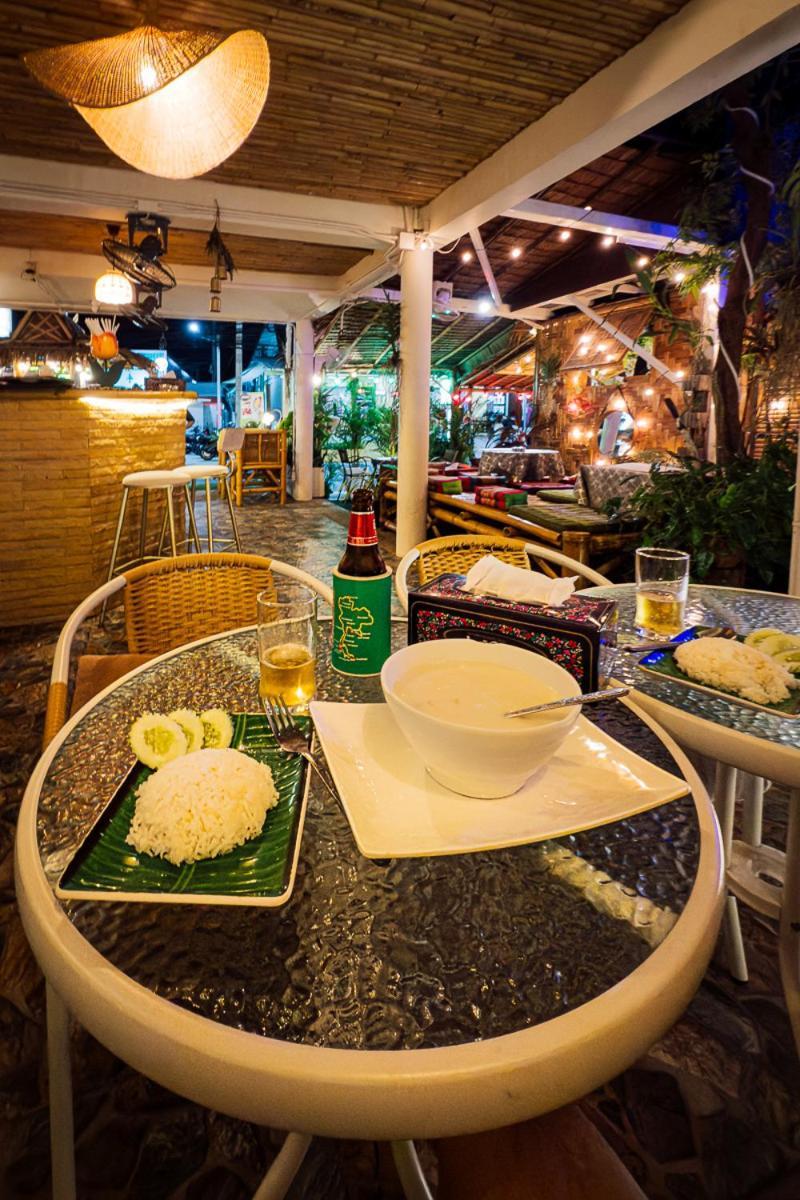 Passion Nai Harn Bed and Breakfast Exteriör bild